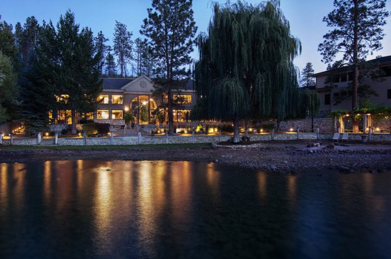 Refined Lakeshore Residence in British Columbia, Canada refined lakeshore residence in british columbia canada ebad102