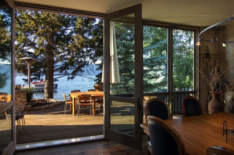 Refined Lakeshore Residence in British Columbia, Canada refined lakeshore residence in british columbia canada f5eabc2