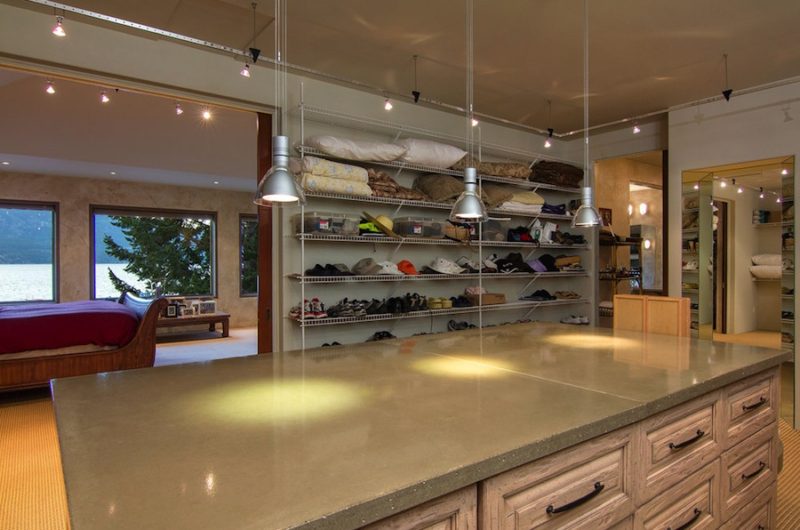 Refined Lakeshore Residence in British Columbia, Canada refined lakeshore residence in british columbia canada f9426d5