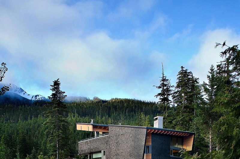 Resort-Style Whistler Residence by Battersby Howat Architects resort style whistler residence by battersby howat architects 06dc681