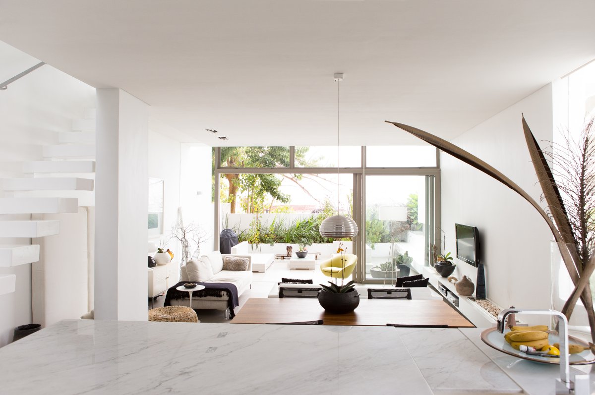 Roomy and Modern Home in Cape Town, South Africa roomy and modern home in cape town south africa 4dae90b