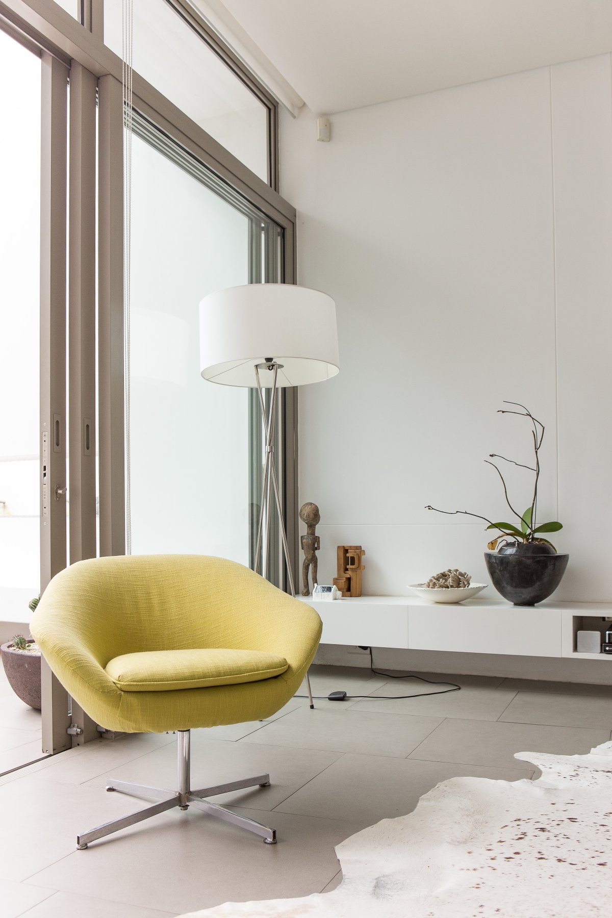 Roomy and Modern Home in Cape Town, South Africa roomy and modern home in cape town south africa dc318b7