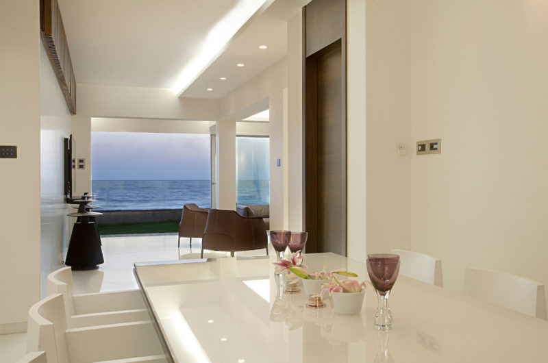 Seamlessly Apartment by the Beach by ZZ Architects seamlessly apartment by the beach by zz architects 027710d