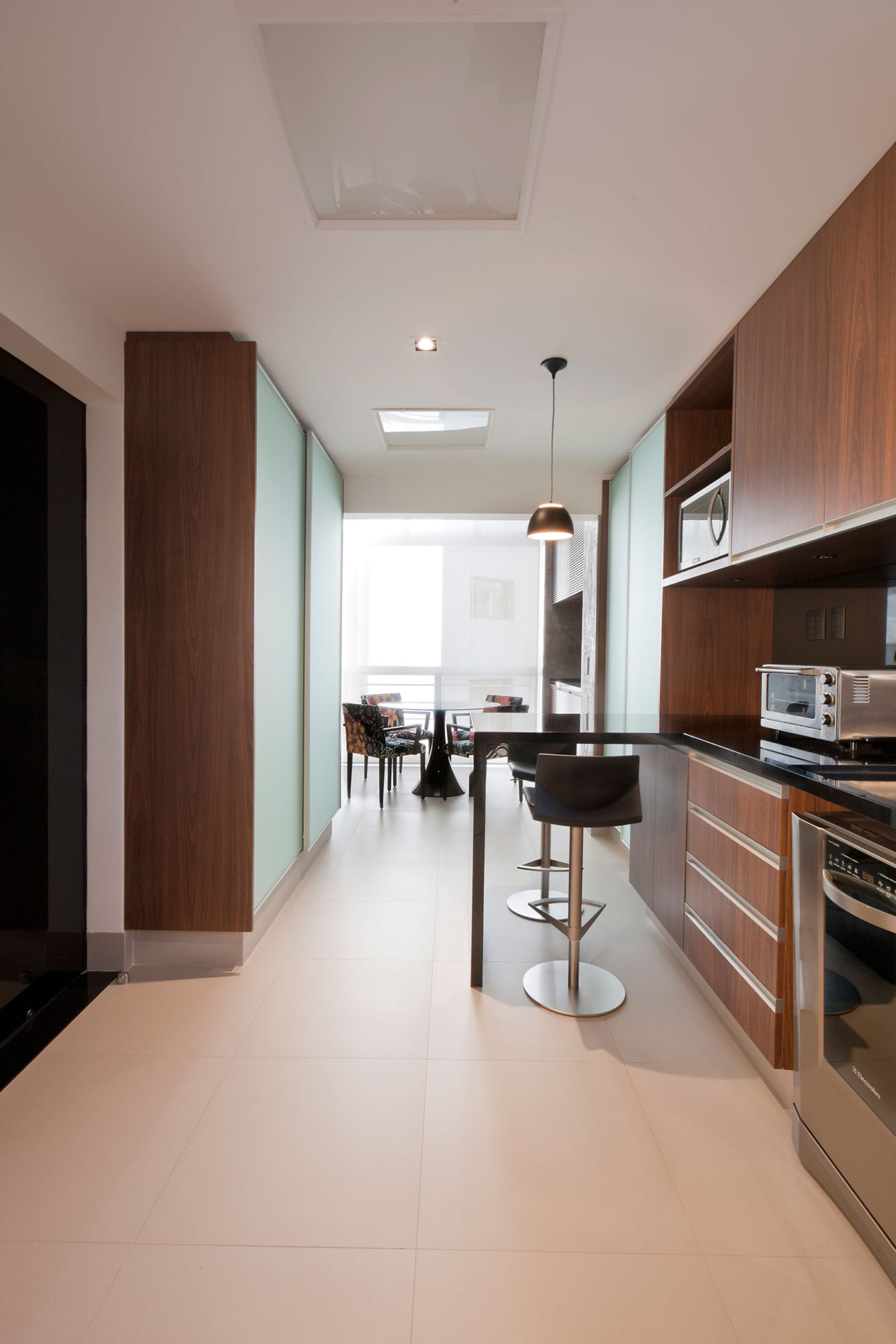 Sleek and Modern Interior by Marcelo Mota Arquitectura sleek and modern interior by marcelo mota arquitectura 33a7dbb