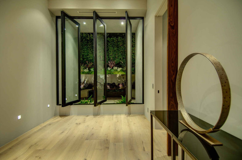 Spacious and Luxurious Home in Los Angeles, California spacious and luxurious home in los angeles california d1933d5