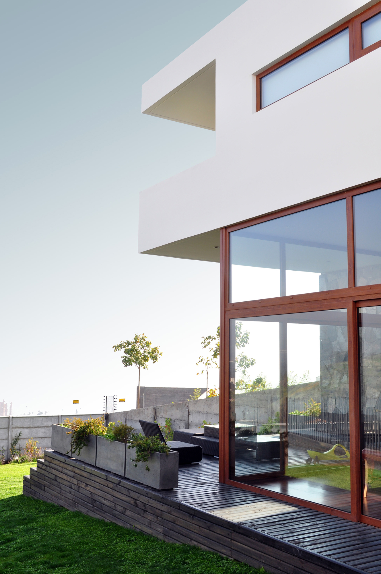 Spacious Donoso-Smith House by EMa arquitectos + Raimundo Salgado spacious donoso smith house by ema arquitectos raimundo salgado c830602