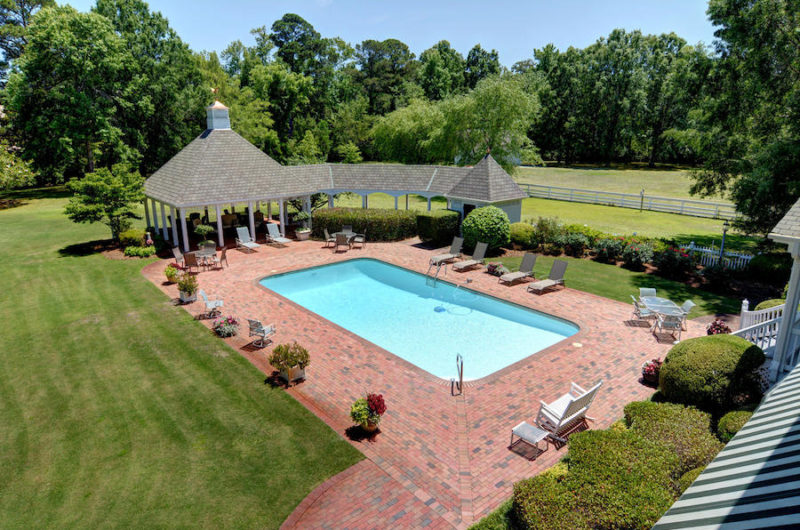 Splendid White Hall Residence in North Carolina, USA splendid white hall residence in north carolina usa 163e622