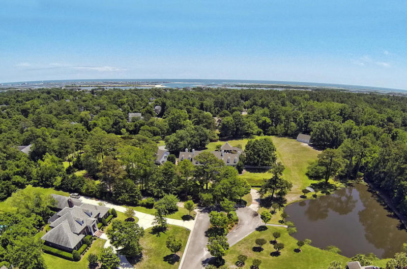 Splendid White Hall Residence in North Carolina, USA splendid white hall residence in north carolina usa 701a28c