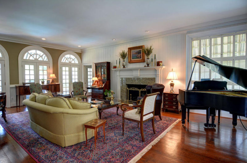 Splendid White Hall Residence in North Carolina, USA splendid white hall residence in north carolina usa 7f53032