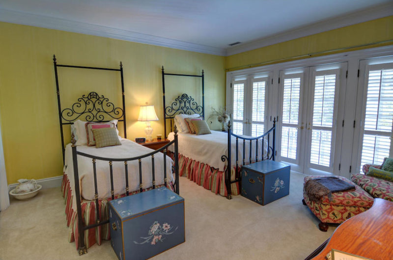 Splendid White Hall Residence in North Carolina, USA splendid white hall residence in north carolina usa 876343e