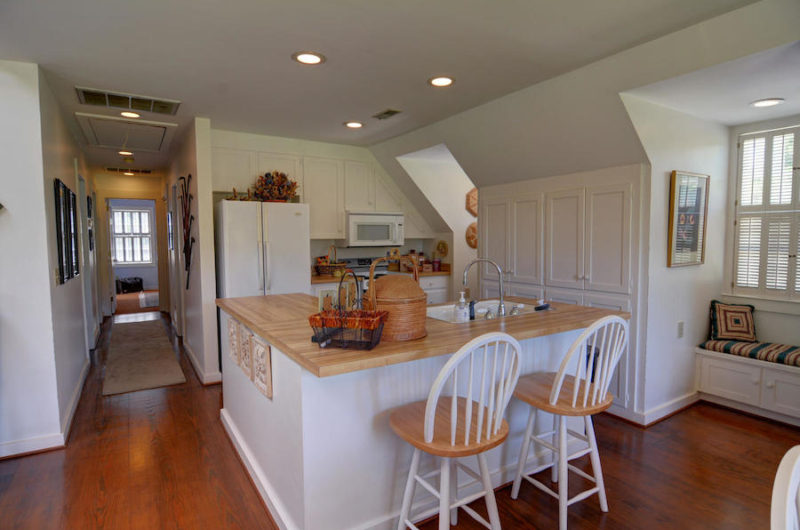 Splendid White Hall Residence in North Carolina, USA splendid white hall residence in north carolina usa a75b97d