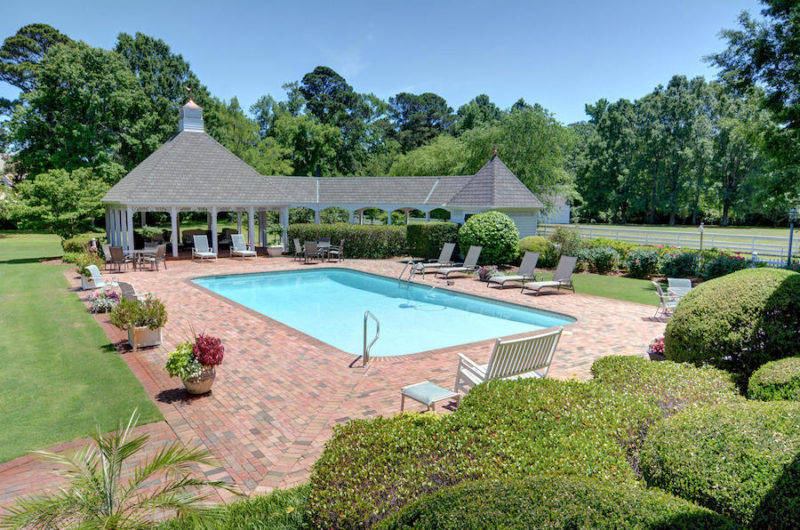 Splendid White Hall Residence in North Carolina, USA splendid white hall residence in north carolina usa a937cf4