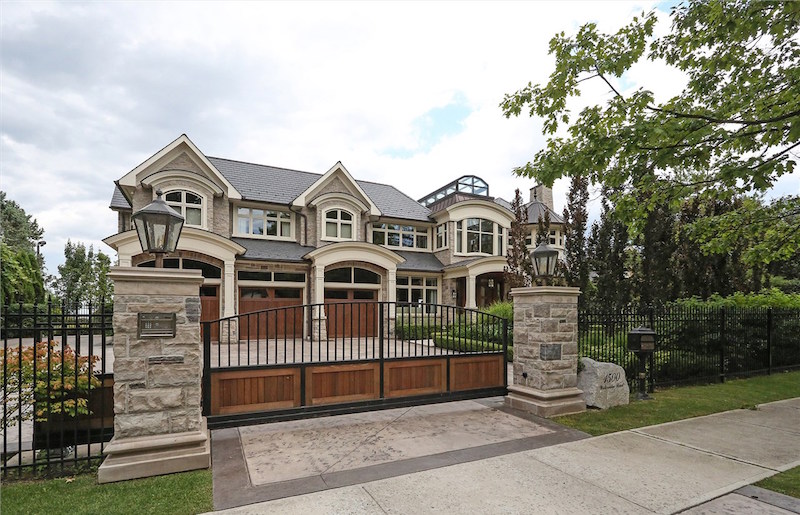 Stunning Lakefront Home In Mississauga, Ontario, Canada stunning lakefront home in mississauga ontario canada 635b3eb