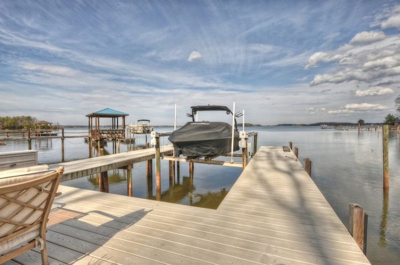 Sumptuous Cornelius Waterfront Estate In North Carolina, USA sumptuous cornelius waterfront estate in north carolina usa f0ba8bb