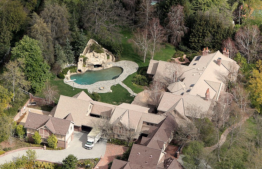 Superb Estate In Hidden Hills Meets The Wrecking Ball superb estate in hidden hills meets the wrecking ball 76145c4