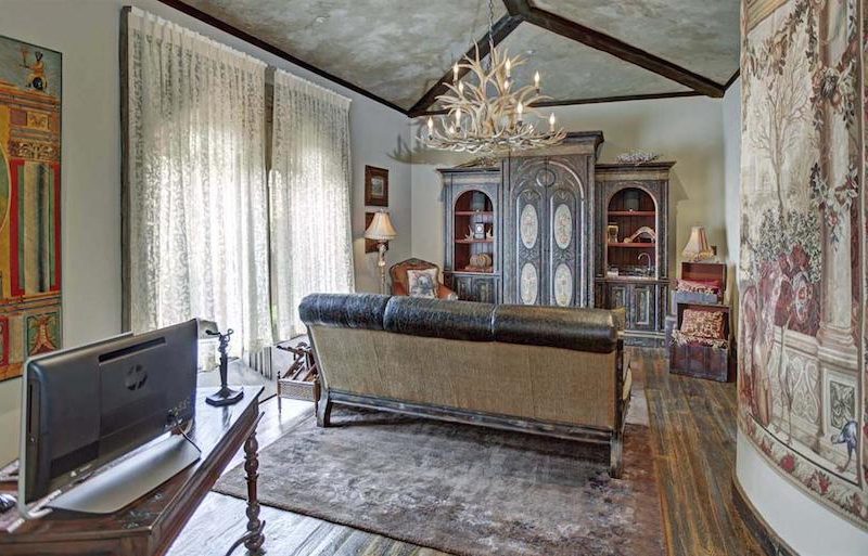 Superb Medieval-Looking Mansion in Arizona, United States superb medieval looking mansion in arizona united states 6f8888a