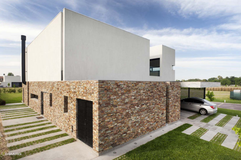 The A House by Estudio GMARQ the a house by estudio gmarq be1c9f9