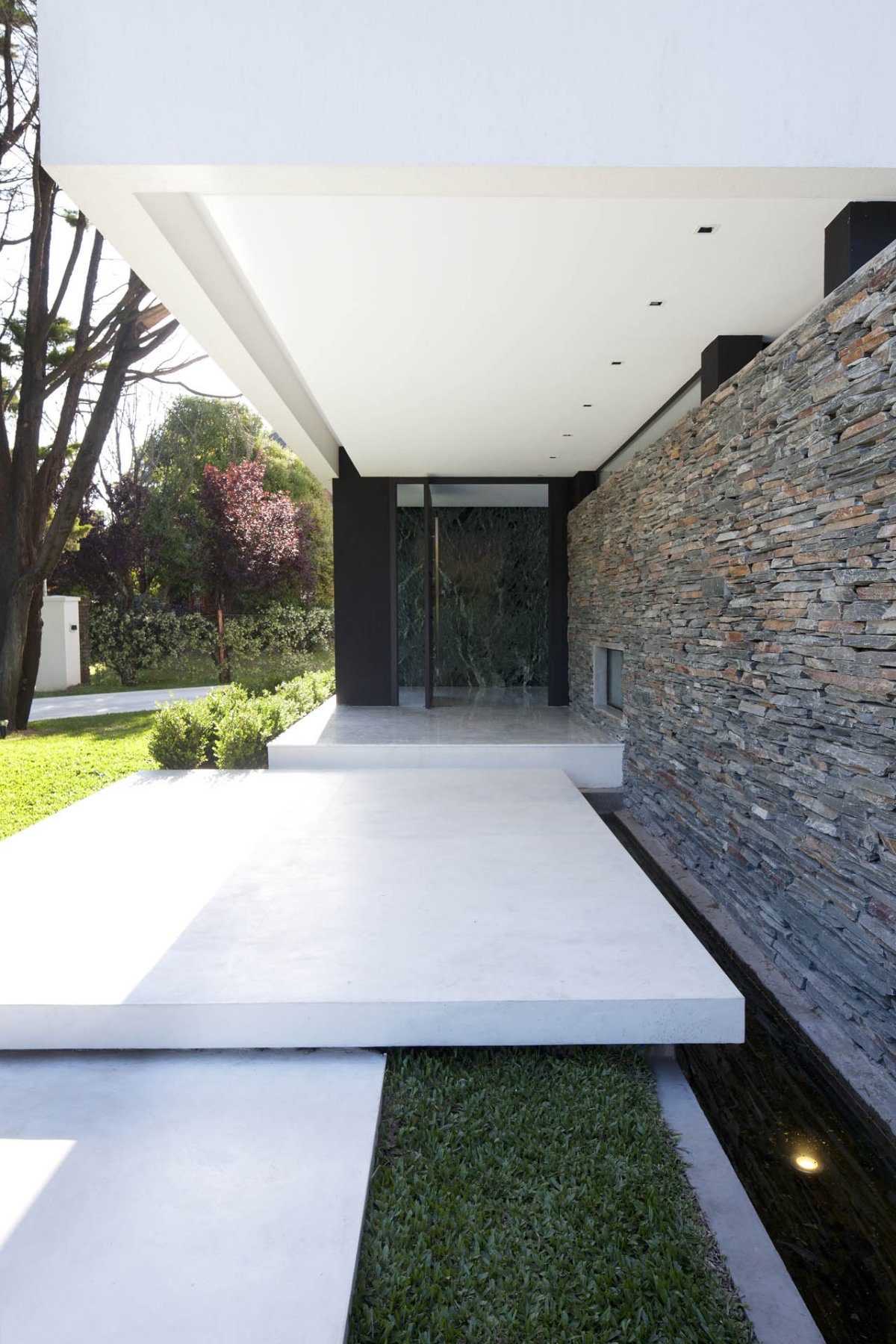 The Carrara House by Andres Remy Arquitectos the carrara house by andres remy arquitectos 89c49d2