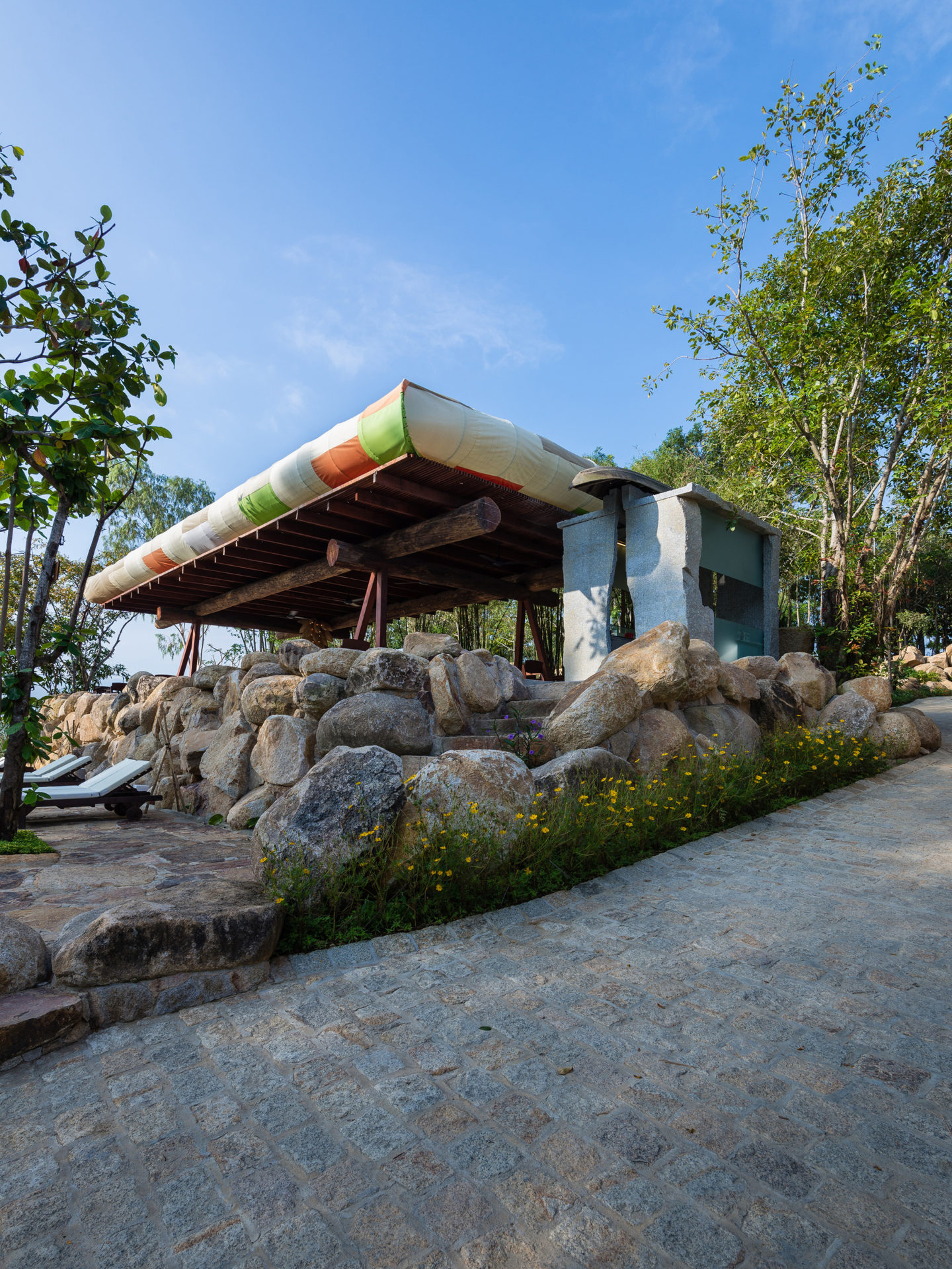 The Cloud Restaurant In Khanh Hoa Province, Vietnam the cloud restaurant in khanh hoa province vietnam 500e67d