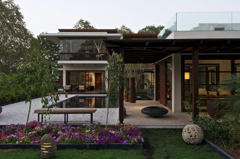The Indian Wonder Courtyard House in Gujrat, India by Hiren Patel Architects the indian wonder courtyard house in gujrat india by hiren patel architects 46effe1