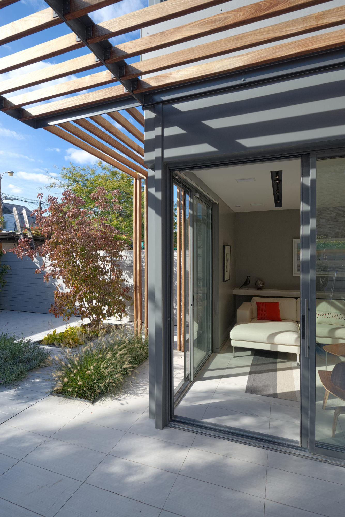 Through House In Toronto, Canada through house in toronto canada 4f6fc5f