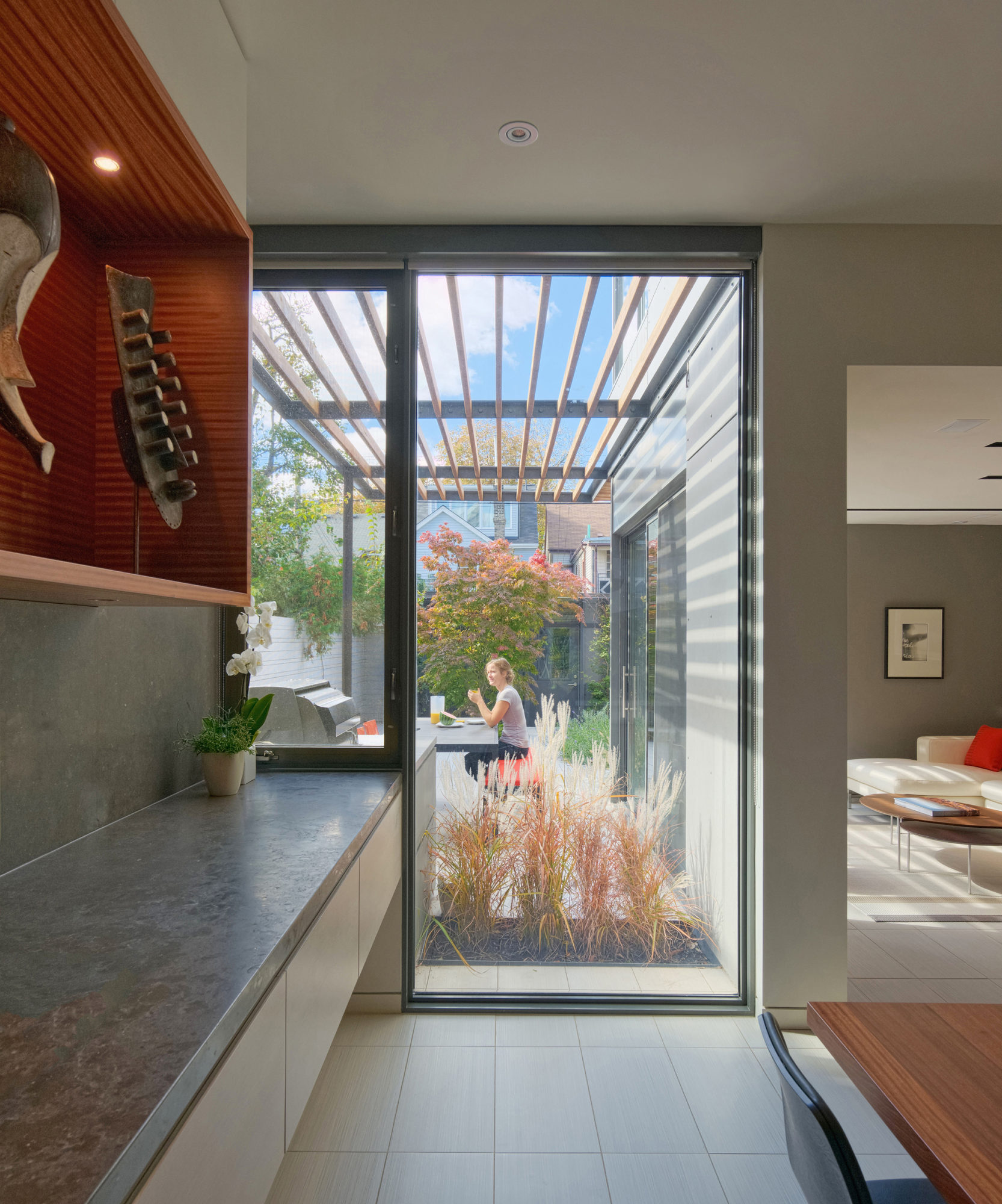 Through House In Toronto, Canada through house in toronto canada f9d8be6