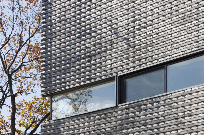 Traditional Korean Curving House by JOHO Architecture traditional korean curving house by joho architecture 5ef8060