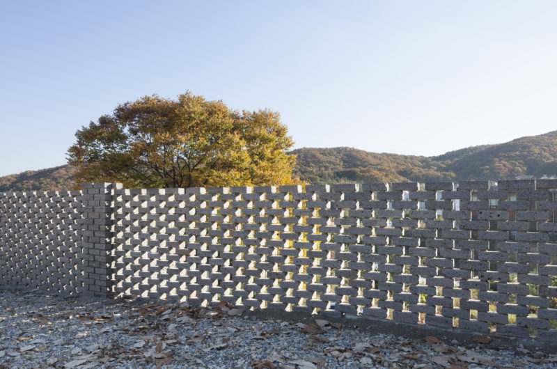 Traditional Korean Curving House by JOHO Architecture traditional korean curving house by joho architecture 68248a5