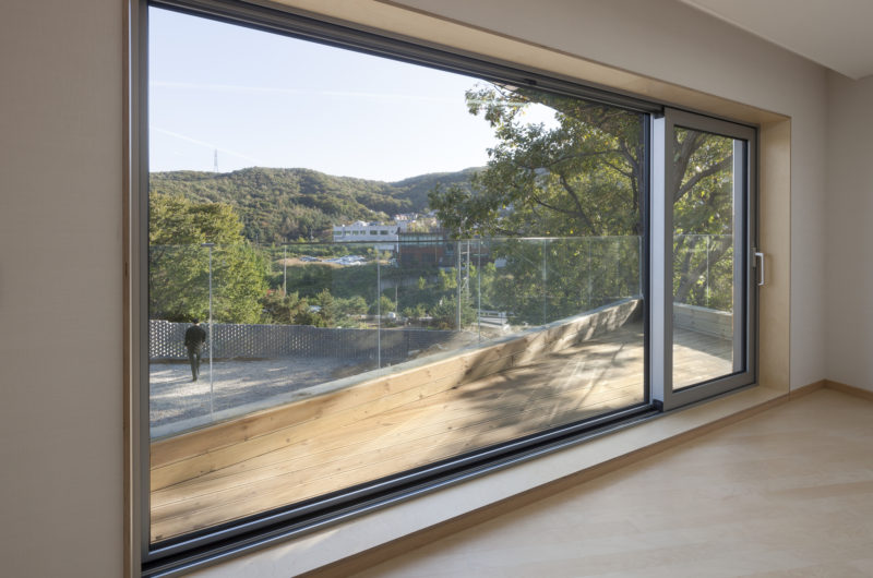 Traditional Korean Curving House by JOHO Architecture traditional korean curving house by joho architecture 797b226