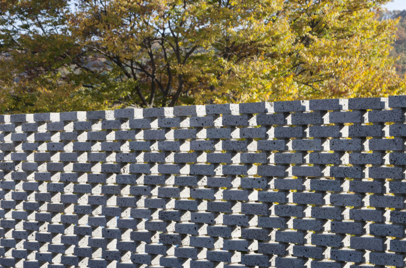 Traditional Korean Curving House by JOHO Architecture traditional korean curving house by joho architecture a84409b