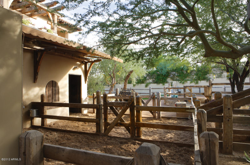 Unique Gated Property in Paradise Valley unique gated property in paradise valley 100964f