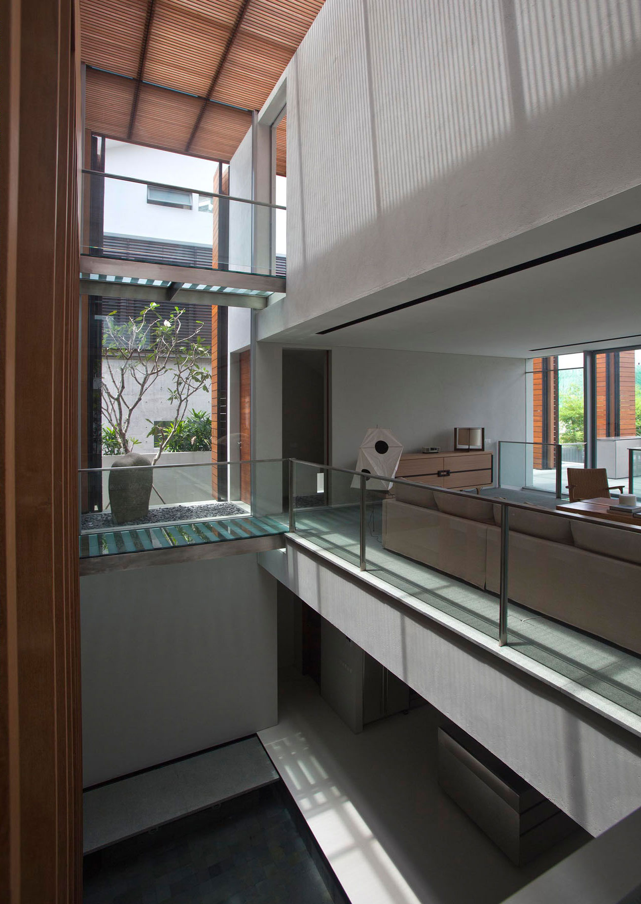 Upgraded Cove Way House by Bedmar and Shi upgraded cove way house by bedmar and shi 2eb35d8