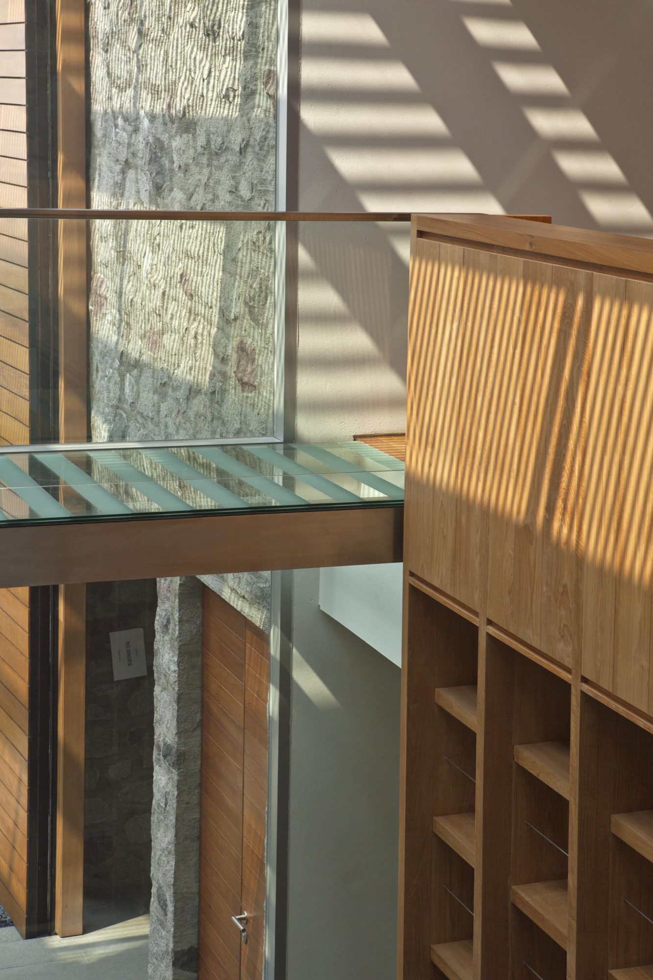 Upgraded Cove Way House by Bedmar and Shi upgraded cove way house by bedmar and shi 47ef920