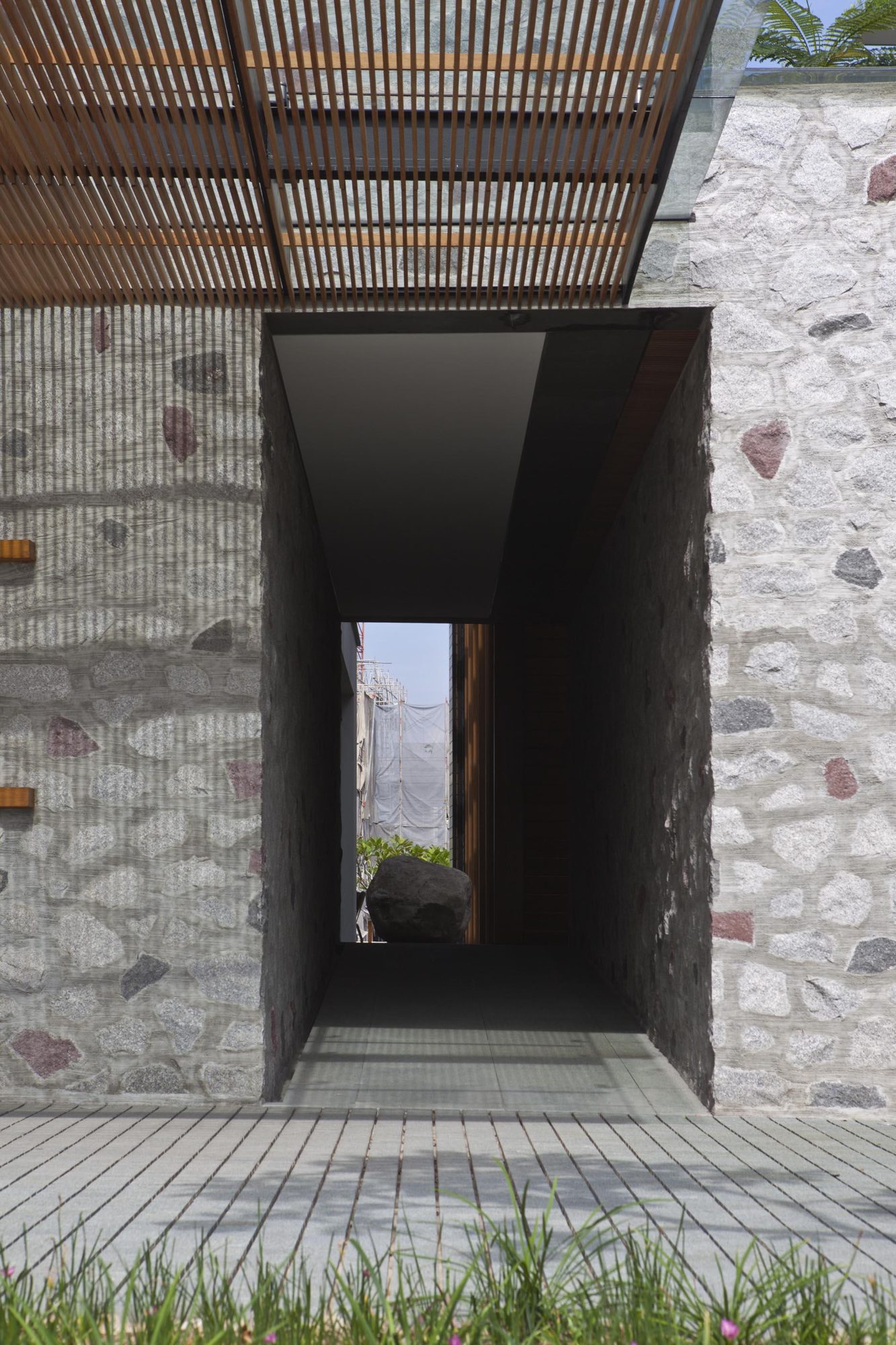 Upgraded Cove Way House by Bedmar and Shi upgraded cove way house by bedmar and shi d577f88