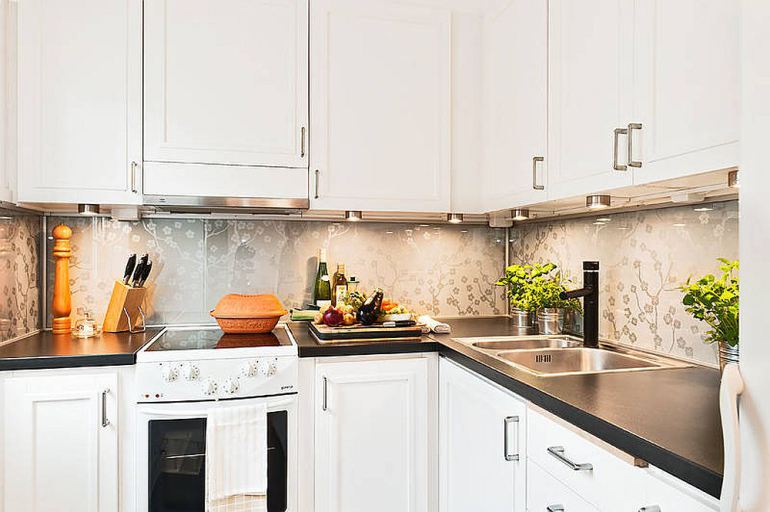 Wallpaper In The Kitchen? What A Brilliant Idea! wallpaper in the kitchen what a brilliant idea 31925ac