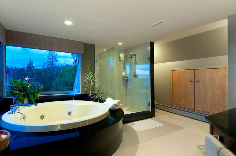 Waterfront Residence with Privacy in West Vancouver waterfront residence with privacy in west vancouver 144b0d9