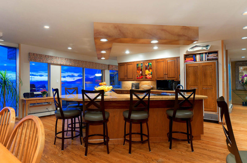 Waterfront Residence with Privacy in West Vancouver waterfront residence with privacy in west vancouver 9ba7d41