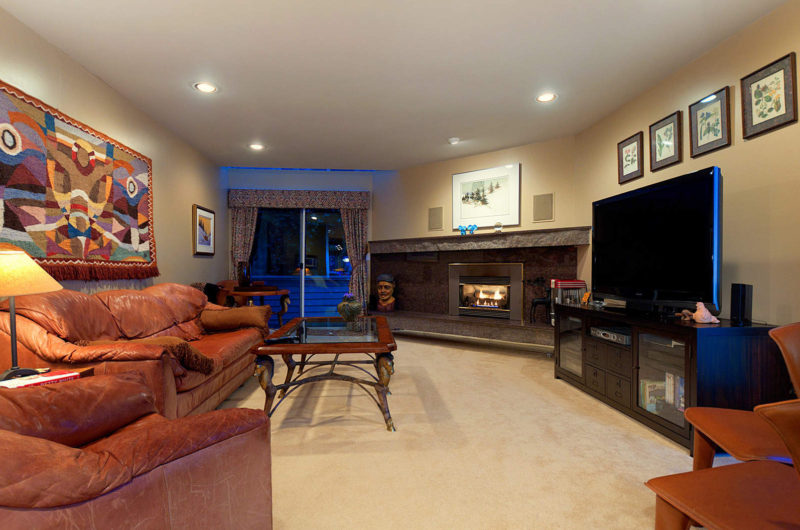 Waterfront Residence with Privacy in West Vancouver waterfront residence with privacy in west vancouver a1bc51d