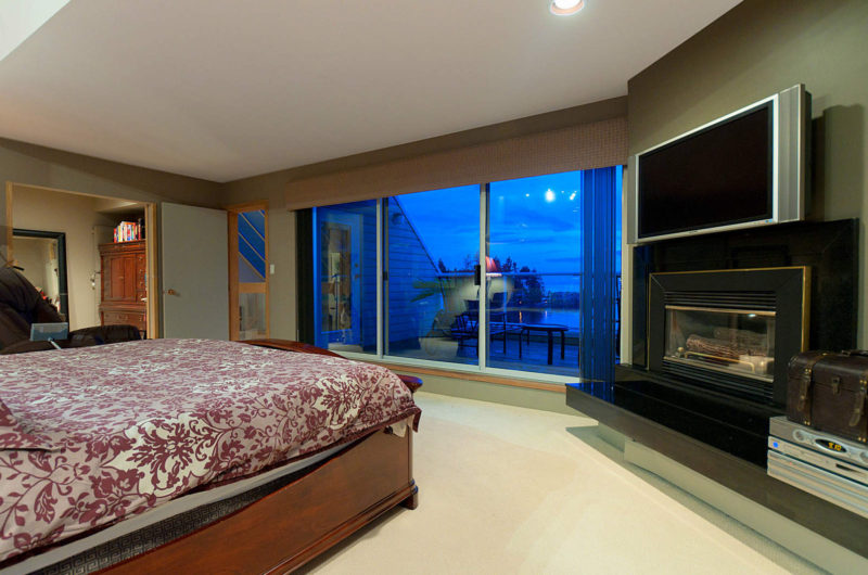 Waterfront Residence with Privacy in West Vancouver waterfront residence with privacy in west vancouver bcd13d1