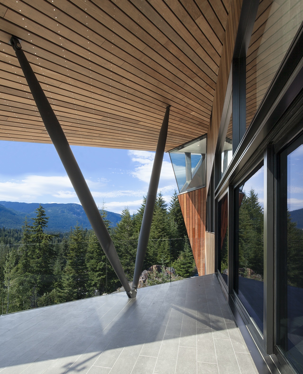 Boldly Designed Hadaway House In Whistler, Canada boldly designed hadaway house in whistler canada 949ae90