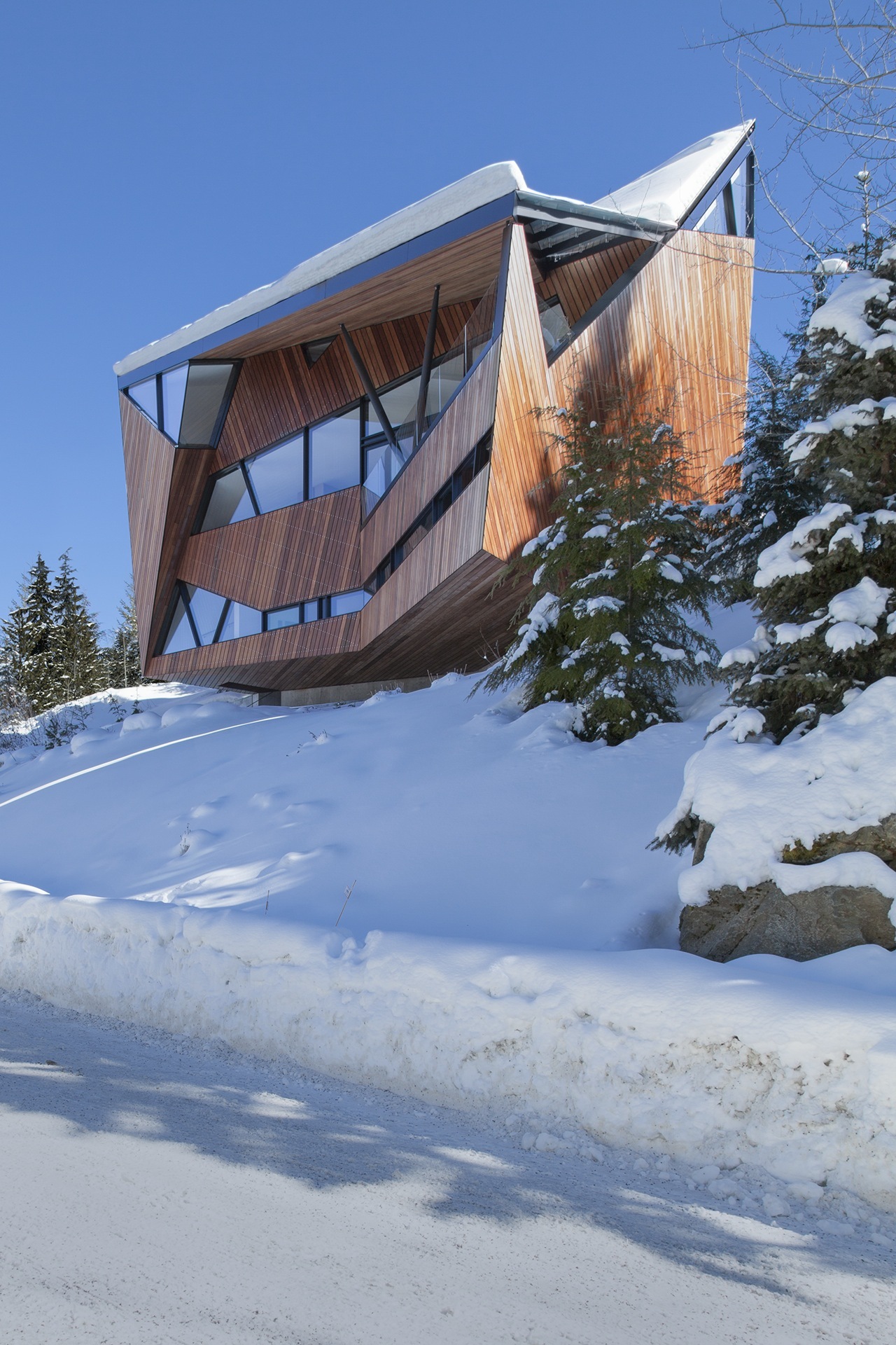 Boldly Designed Hadaway House In Whistler, Canada boldly designed hadaway house in whistler canada ce6dfa0
