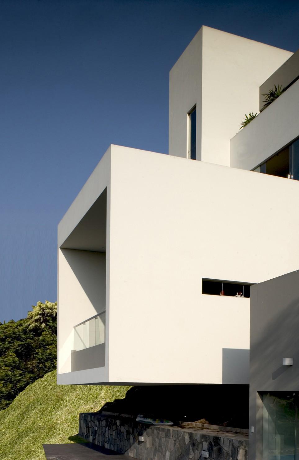 Bounded House in Las Casuarinas by Javier Artadi bounded house in las casuarinas by javier artadi c6eeb3f