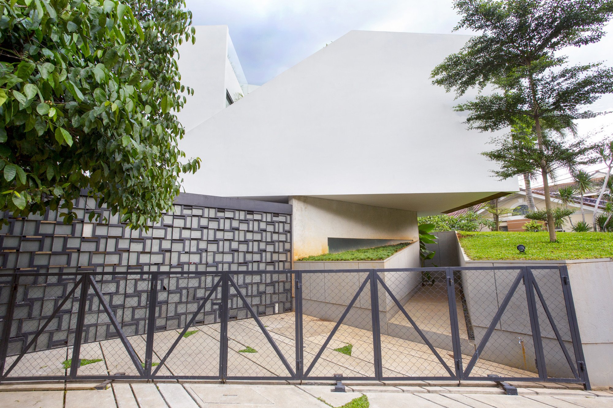 Breathing House In Serpong, Indonesia breathing house in serpong indonesia c7b65c2