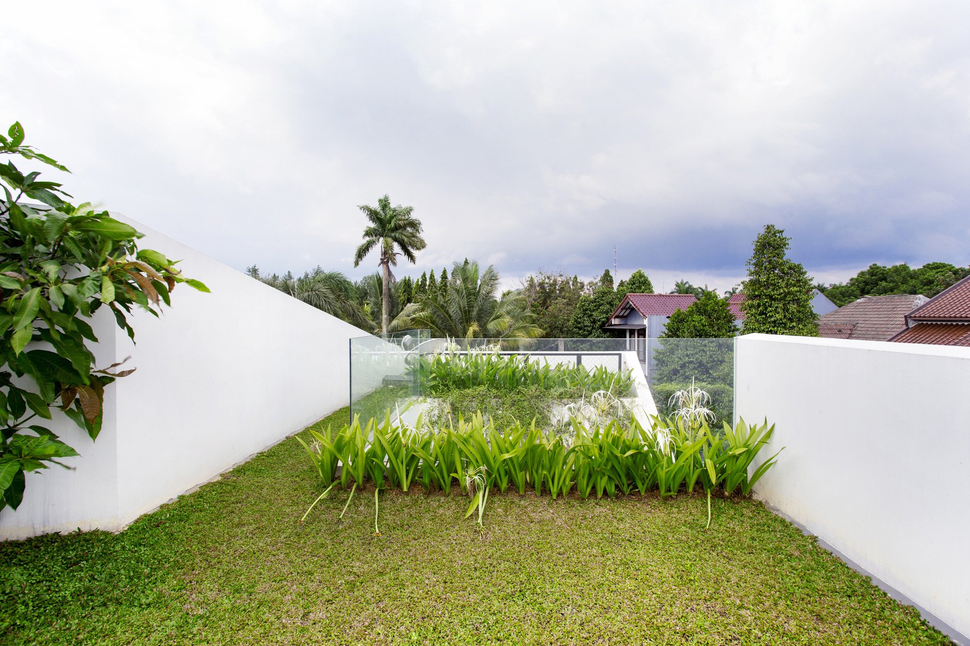 Breathing House In Serpong, Indonesia breathing house in serpong indonesia fefd8a7