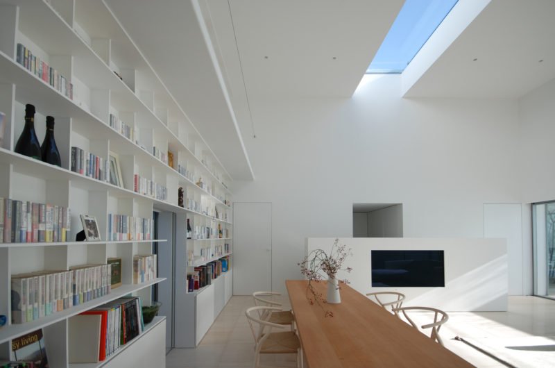Comfortable Library House by Shinichi Ogawa & Associates comfortable library house by shinichi ogawa associates a882c50