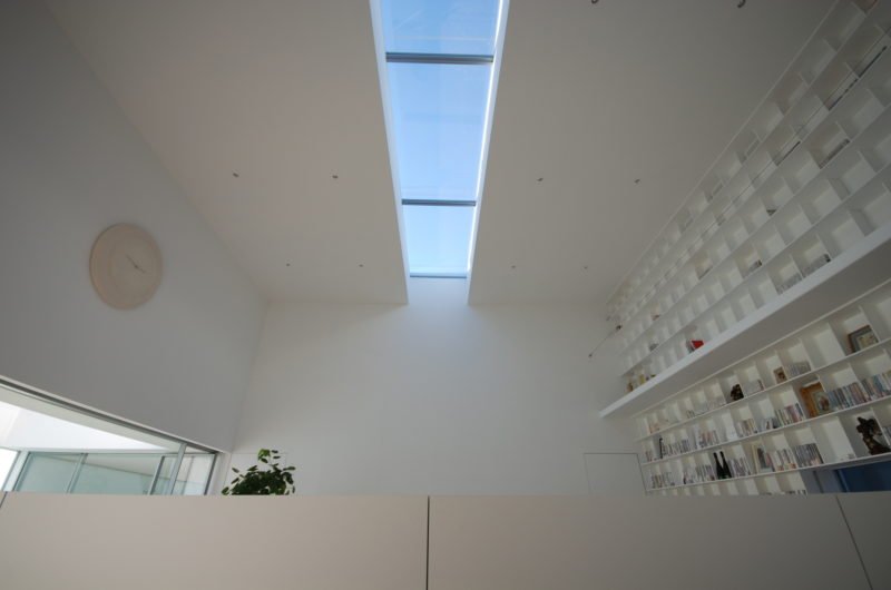 Comfortable Library House by Shinichi Ogawa & Associates comfortable library house by shinichi ogawa associates ddfe12b