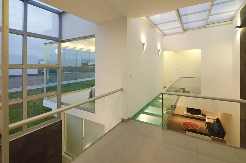 Contemporary Casa V2 in Playa Las Gaviotas, Peru contemporary casa v2 in playa las gaviotas peru 38d70ec