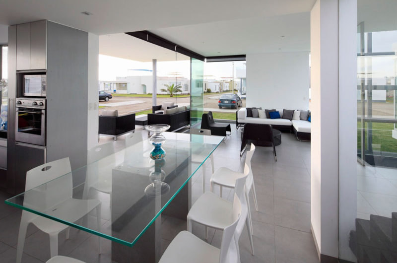 Contemporary Casa V2 in Playa Las Gaviotas, Peru contemporary casa v2 in playa las gaviotas peru 5bcbc87