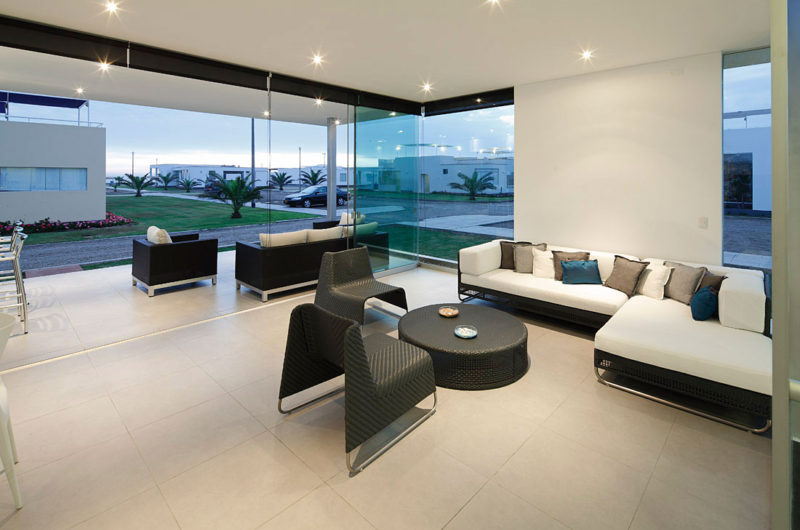 Contemporary Casa V2 in Playa Las Gaviotas, Peru contemporary casa v2 in playa las gaviotas peru c10e014