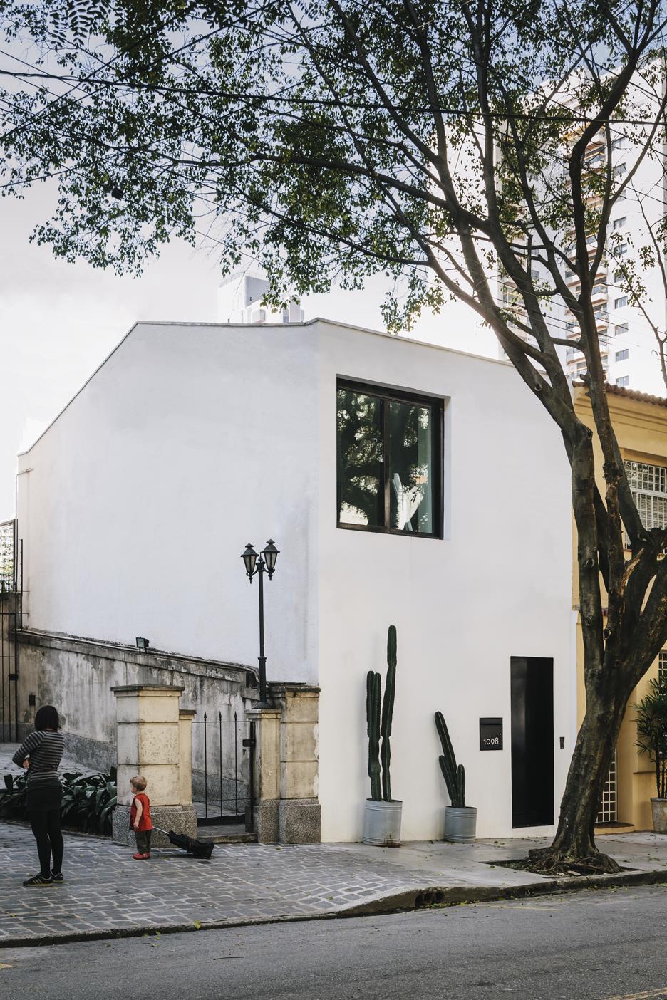 Contemporary Produtora Kana Project by AR Arquitectos contemporary produtora kana project by ar arquitectos 1e77f54